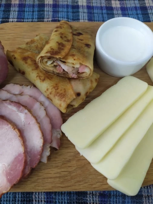 Блины с ветчиной и сыром 