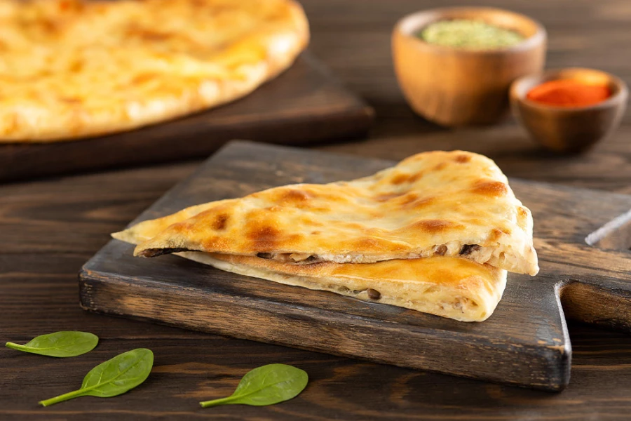 ОСЕТИНСКИЙ ПИРОГ С ГРИБАМИ И СЫРОМ