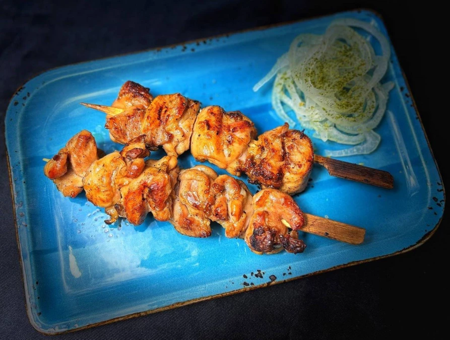 Кушияки (шашлычок из куриного бедра)