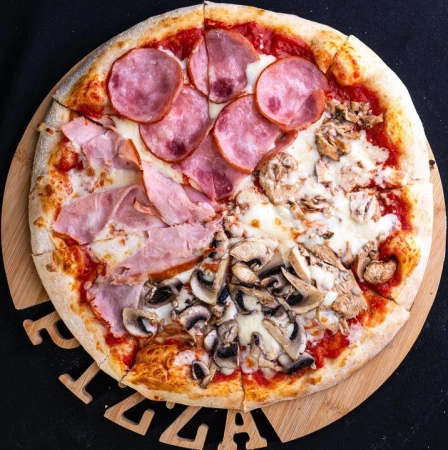 Пицца "ассорти на томатном соусе"