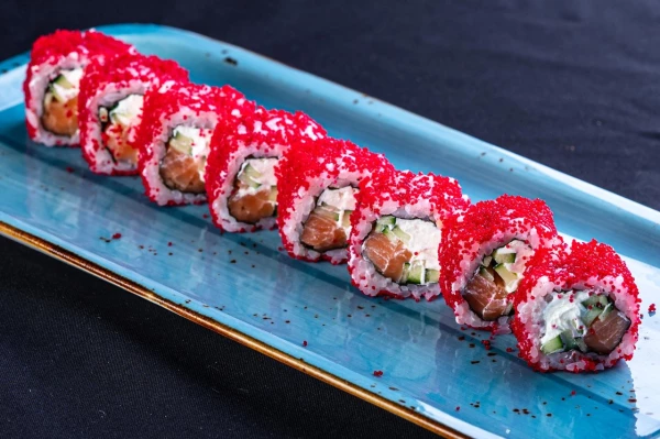 Ролл Калифорния с лососем