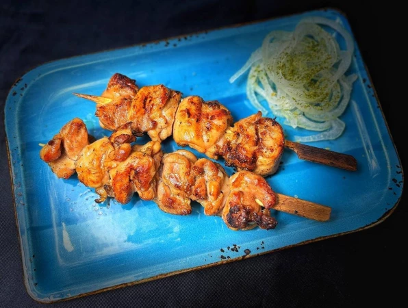 Кушияки (шашлычок из куриного бедра)