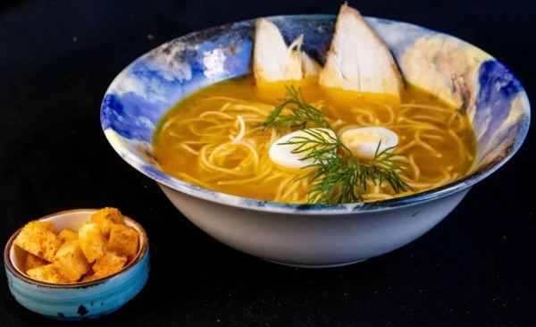 Суп лапша с курицей