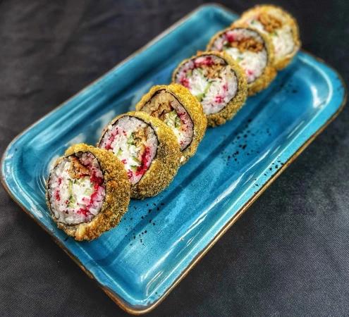 Жаренный ролл с угрем и с нежным крабом