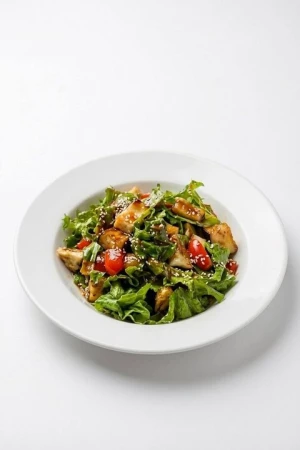 Салат с баклажанами томатами и кинзой