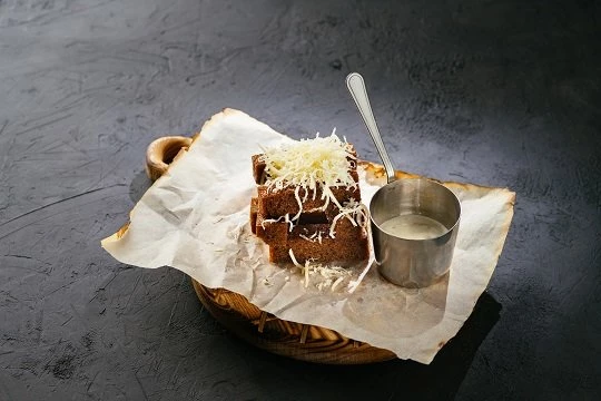 Гренки с чесночным айоли