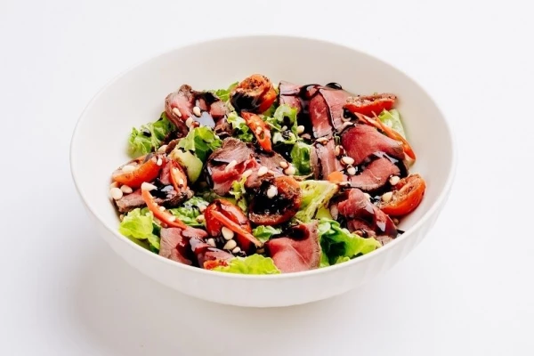 Салат с ростбифом 