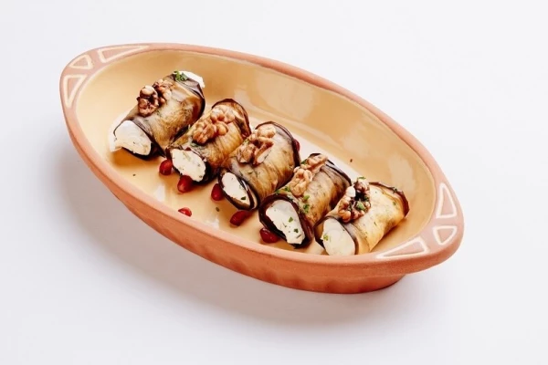 Рулетики из баклажан