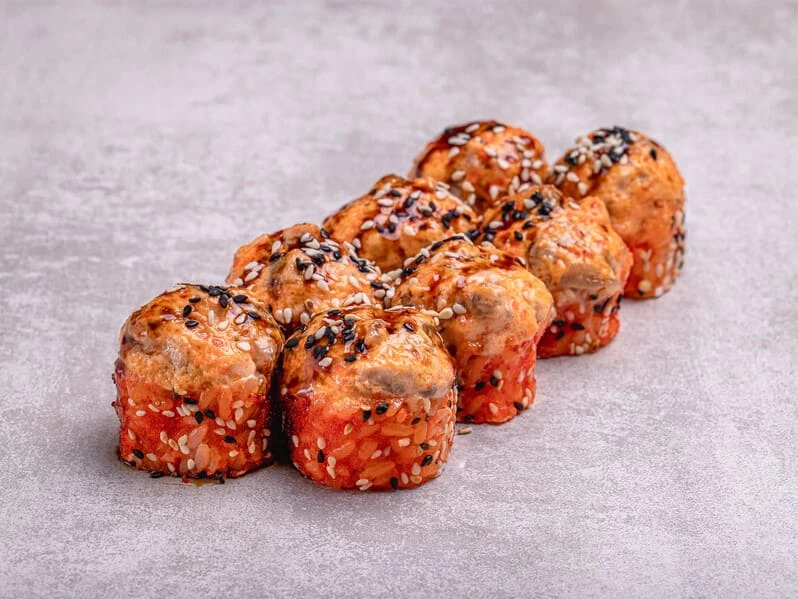 Запеченный ролл с лососем и крабом (8 шт)