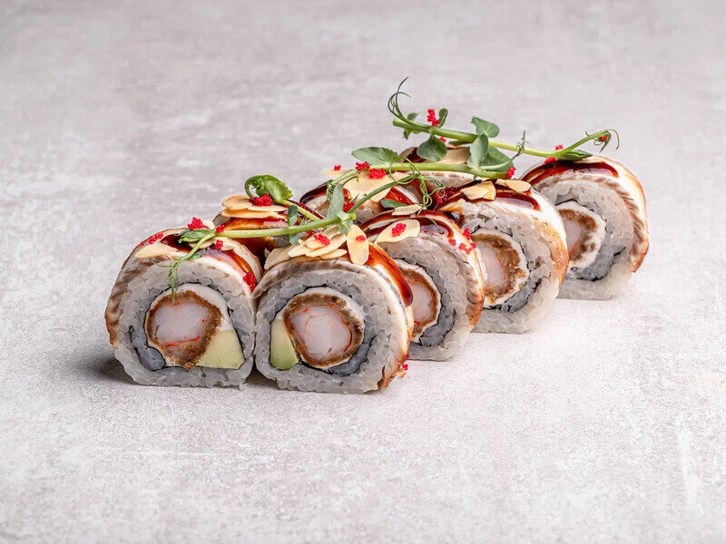 Ролл с угрем креветкой и миндалем (8 шт)