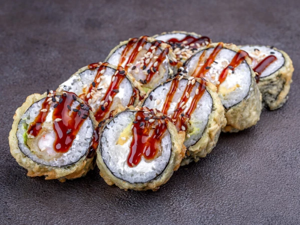 Темпура ролл с хрустящей креветкой и авокадо (8 шт)