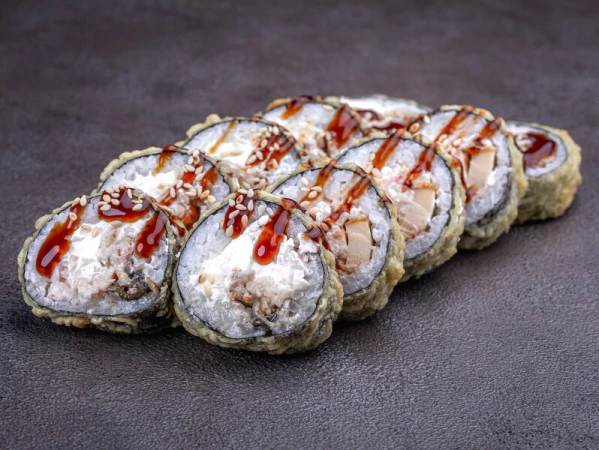 Темпура ролл с угрем и крабом (10 шт)