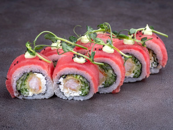 Ролл с тунцом и креветкой темпура (8 шт)