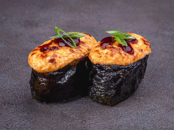 Запеченные суши с мидиями 2 шт.