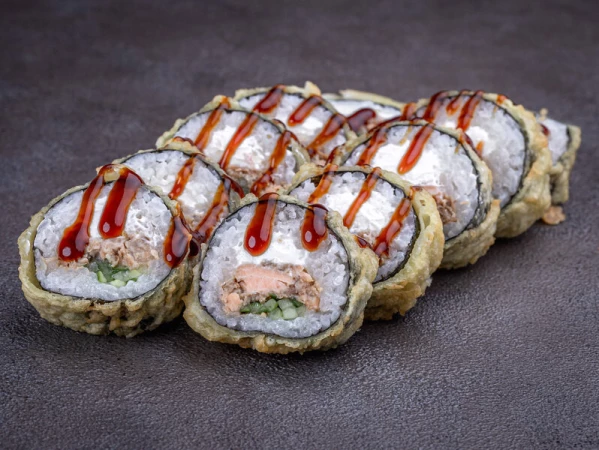 Темпура ролл с лососем терияки (10 шт)