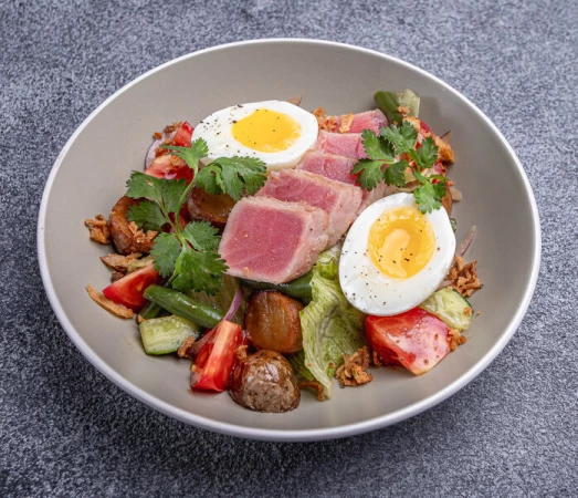 Нисуаз с тунцом гриль