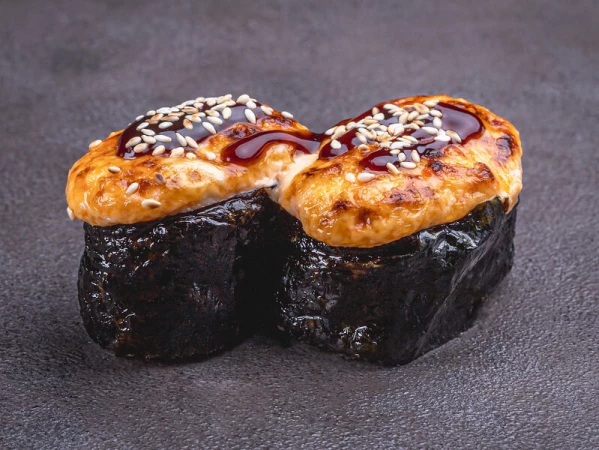 Запеченные суши с крабом 2 шт.