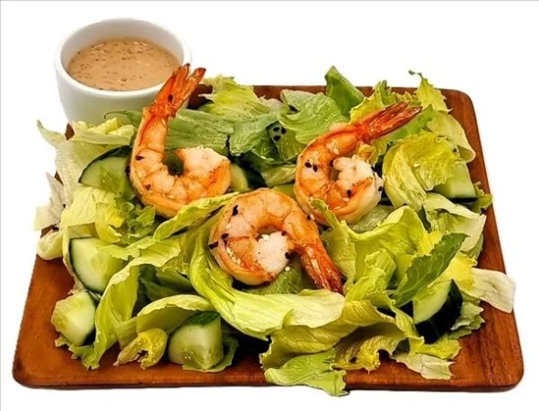 Зеленый салат с креветками