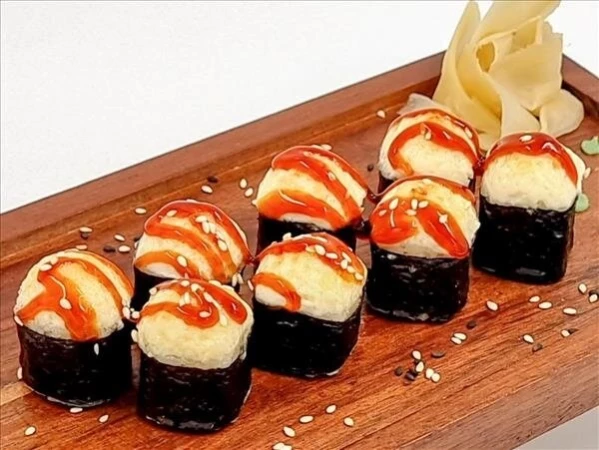 Запеченный мини-ролл с крабом
