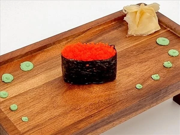 Гункан с икрой тобико