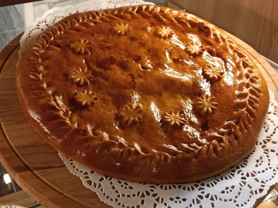 Пирог с грибами и сыром