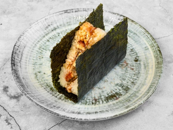 Онигири с угрем