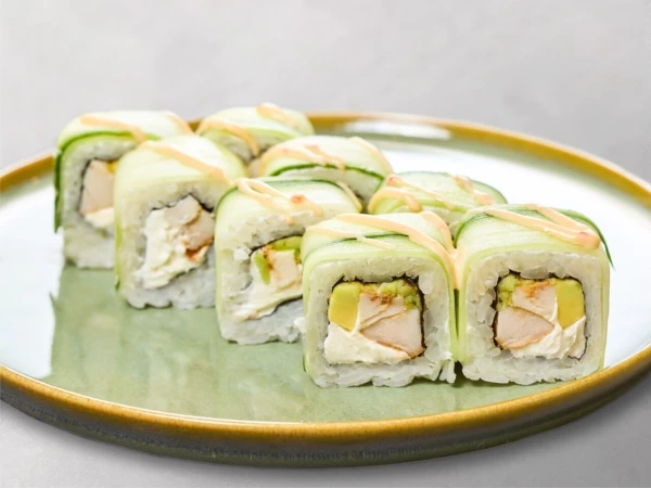 С курицей и поке соусом