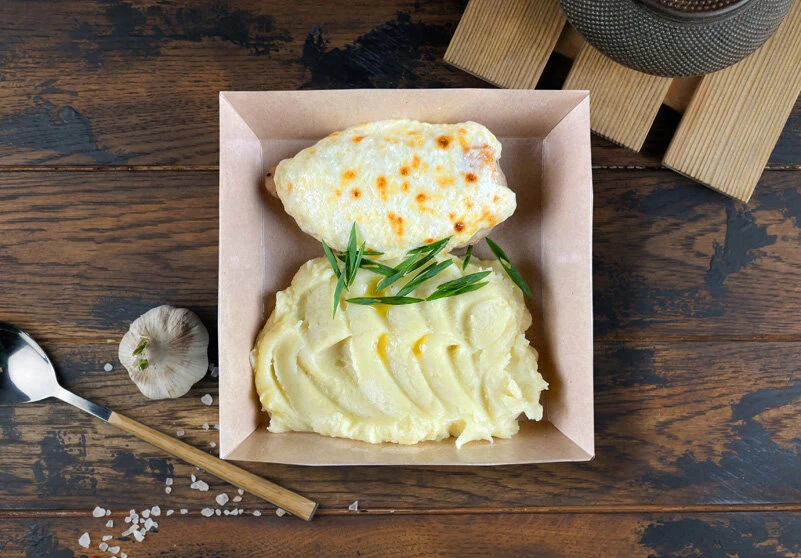 Филе курочки под сыром с картофельным пюре