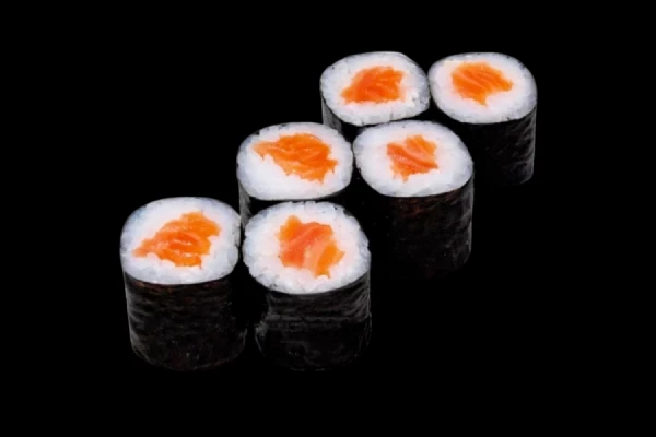 Маки с копчёным лососем