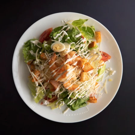 Салат Цезарь с креветками 