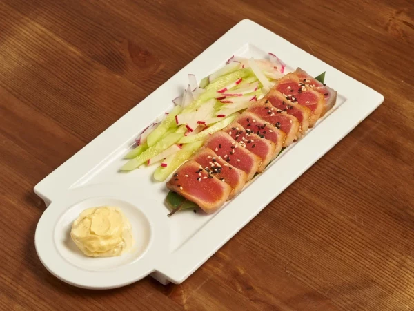 Татаки из тунца с панна-коттой