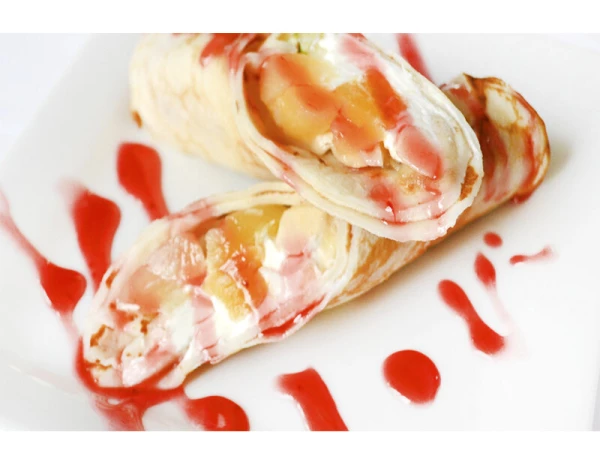 Блинчик с сыром и фруктами