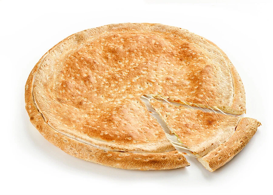 Закрытая пицца с лососем