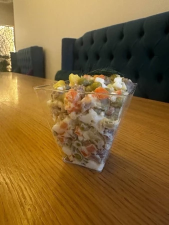 Салат «Оливье» с говядиной