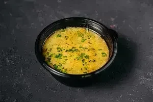 Уха из лосося с томатами
