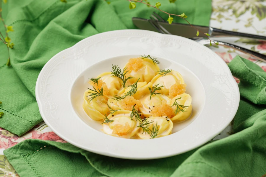 Пельмени с судаком и щучьей икрой