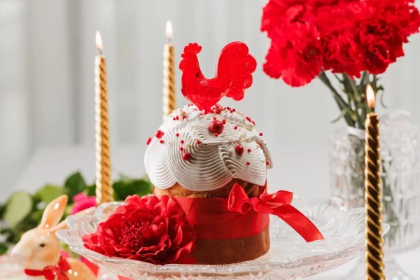 Кулич с петушком