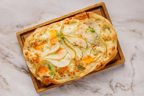 4 сыра с грушей и кедровым орехом