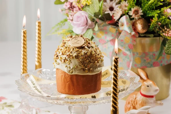 Пасхальный кулич с фисташковой начинкой 