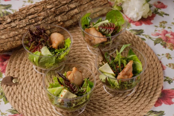 Мини салат  с бедром цыплёнка