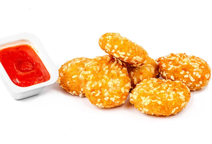 Сырные монетки с халапеньо и соусом "Heinz"