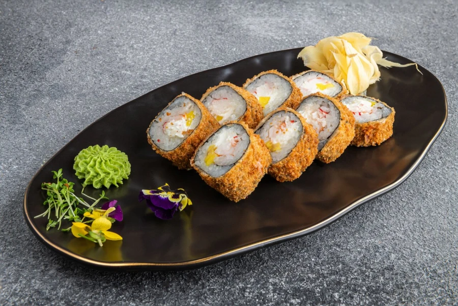 ЖАРЕННЫЙ РОЛЛ С КРАБОМ И КРЕВЕТКОЙ