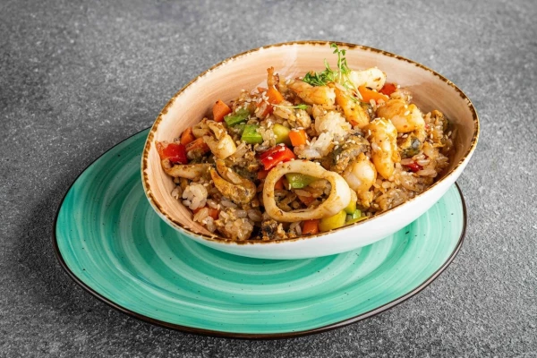 ТАЙСКИЙ РИС С МОРЕПРОДУКТАМИ*