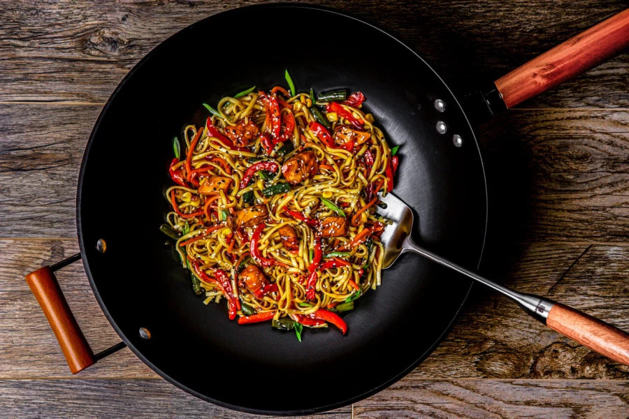 WOK с лососем