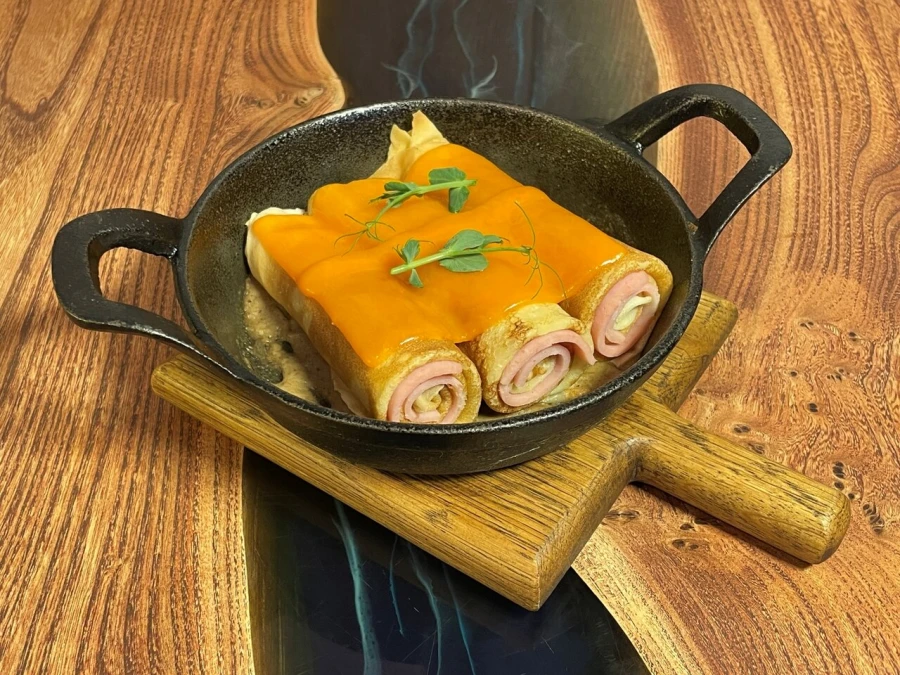 Блинчики с ветчиной  сыром
