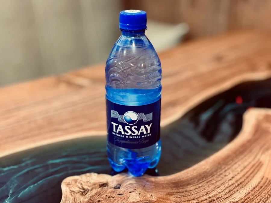Вода с газом