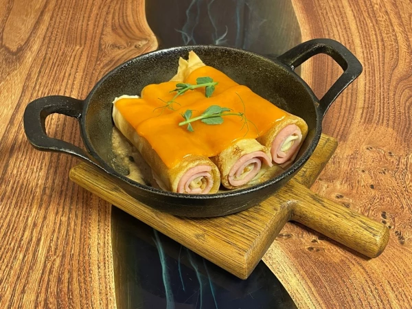 Блинчики с ветчиной сыром