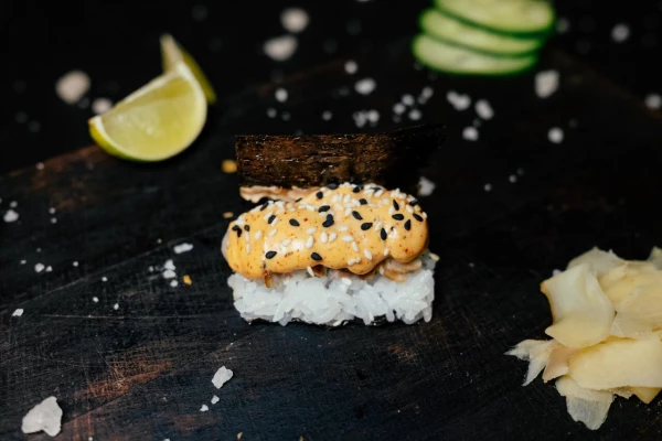 Гункан угорь спайси