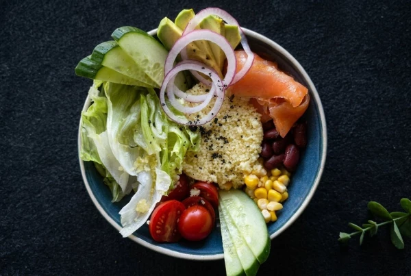 Боул с форелью