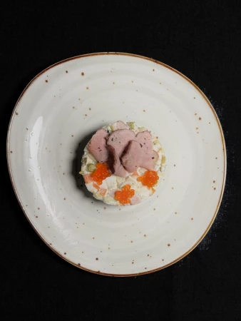 Оливье с утиной грудкой